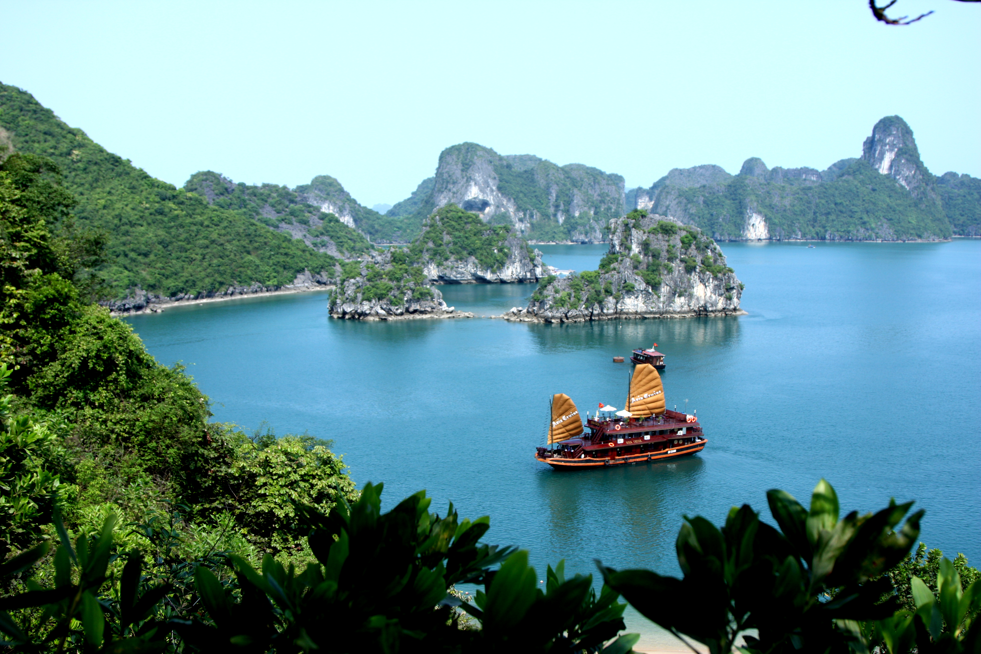 Negeri Naga Biru: Jelajahi Vietnam Bersama BOI Tour & Travel