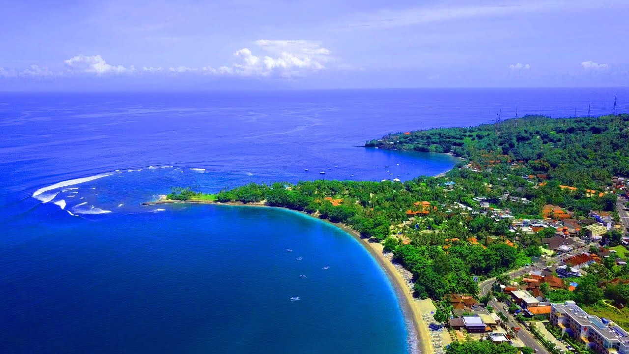 Pesona Tropis Pantai Senggigi: Liburan Tak Terlupakan Bersama BOI Tour & Travel