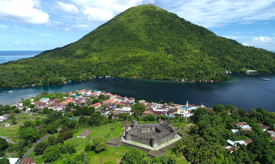 Eksplorasi Sejarah dan Keindahan Banda Neira Bersama BOI Tour & Travel