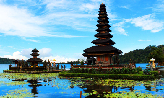 Menjelajahi Keindahan Indonesia: 3 Destinasi Wisata Ikonik yang Wajib Dikunjungi